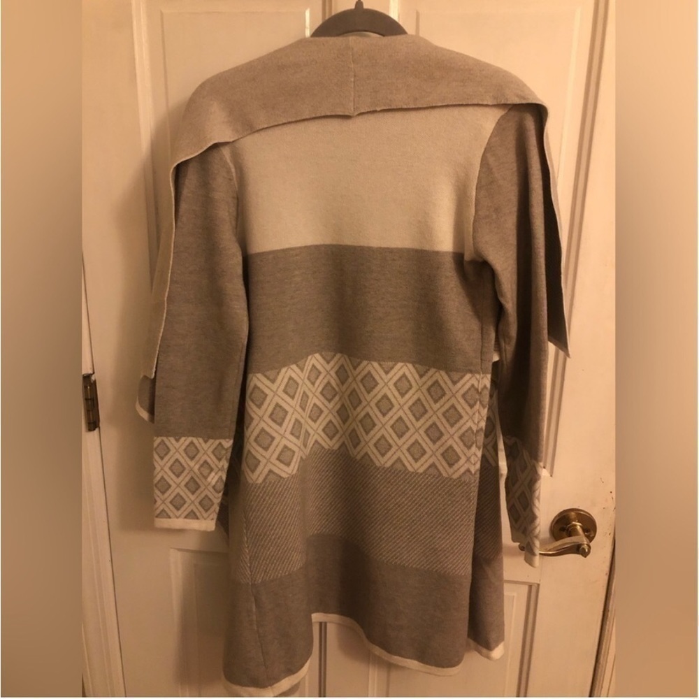 Evolution by Cyrus China Graphic Open Drape Cardigan Sweater - Picture 4 of 4